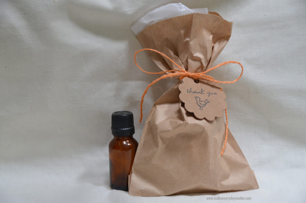 Oil gift bag watermark